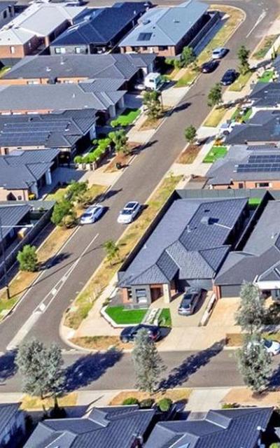Cobblebank housing developments