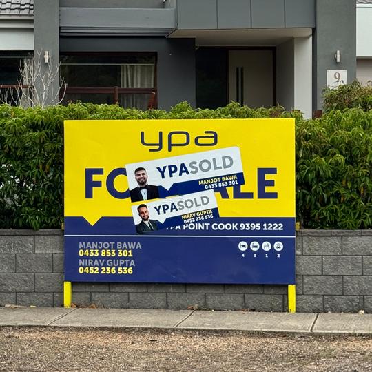 House in Point Cook with Sold sign